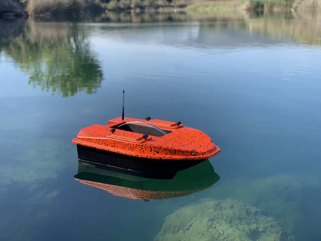 CARPIO Barco Cebador C3 blanco+SONDA A COLOR Y GPS